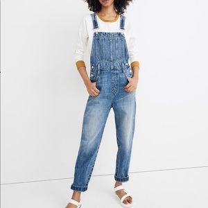 Madewell Straight Leg Overalls in Hickory Wash